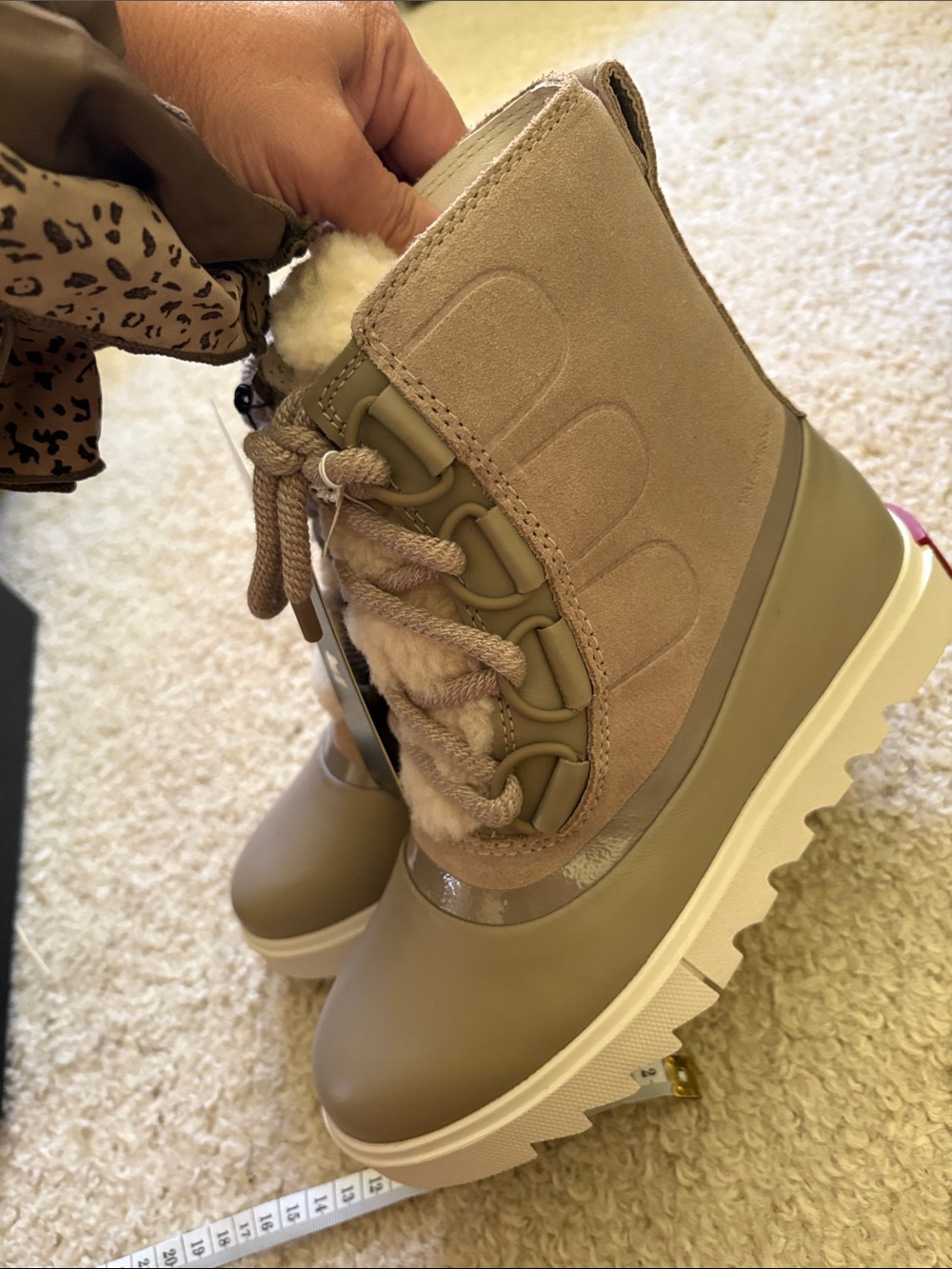 Sorel Women's Taupe/Beige Shearling-Lined Winter Boots waterproof - Picture 3 of 10